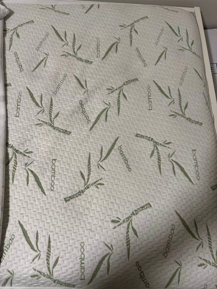 Expandable twin bed with 2 high quality bamboo mattress and pill - photo 3