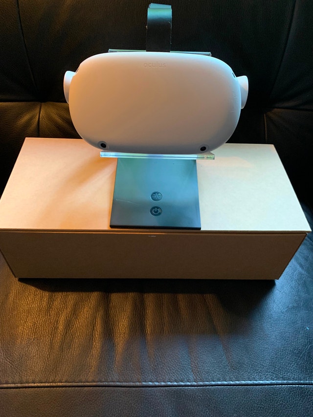 MINT Oculus Quest 2 128 in box & accessories - photo 2