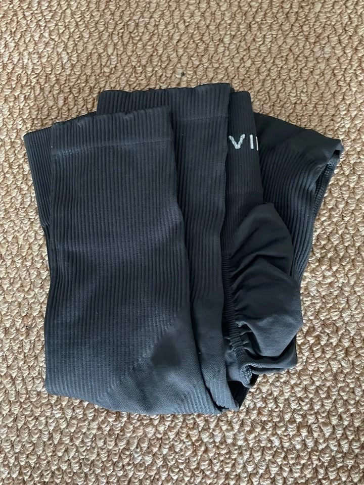 Thrivin Gym Work-out Leggings & Bra - photo 2