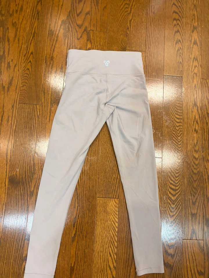 Aritzia TNA Butter Leggings - photo 2
