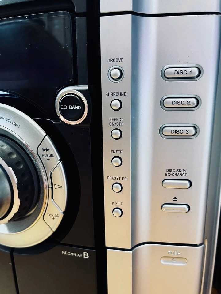 Sony Mini Hi-Fi Stereo System - 3-CD / Dual Cassette / AM/FM - photo 5