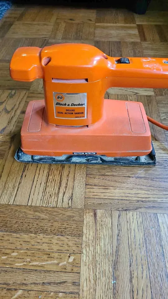 Dual action sander (Black and Decker) thumbnail