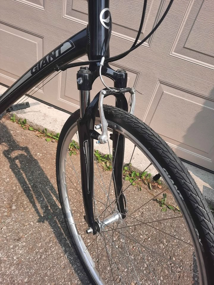 Giant Cypress Hybrid Bike - Size XL (With Rack) - photo 5