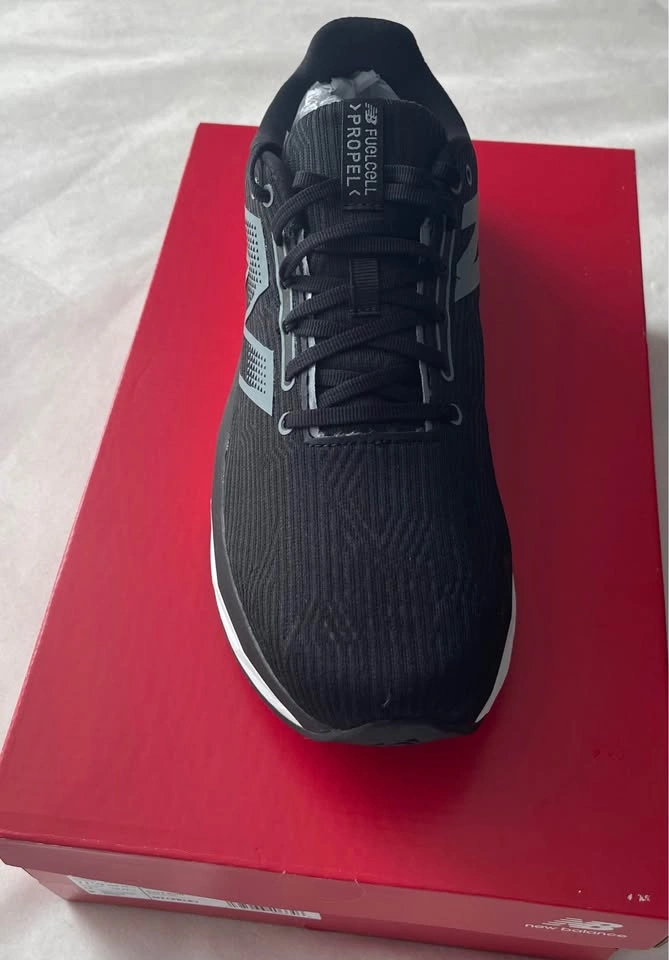 Brand new pair of New Balance FuelCell Propel v5 running shoes - photo 4