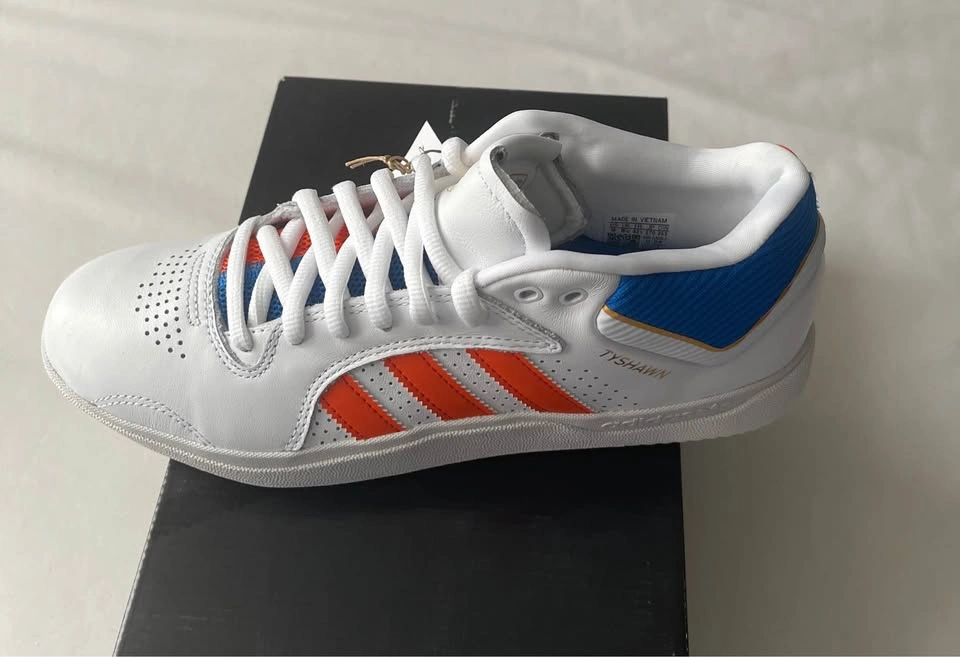 Adidas Tyshawn White Orange Blue Sneakers Men’s Size 9 – New wit - photo 4