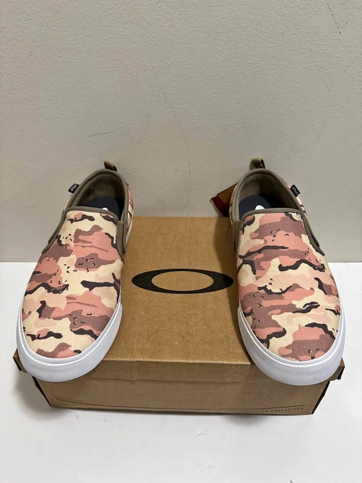 New Men Oakley Slip on Shoes. Size 10 US. Firm price.