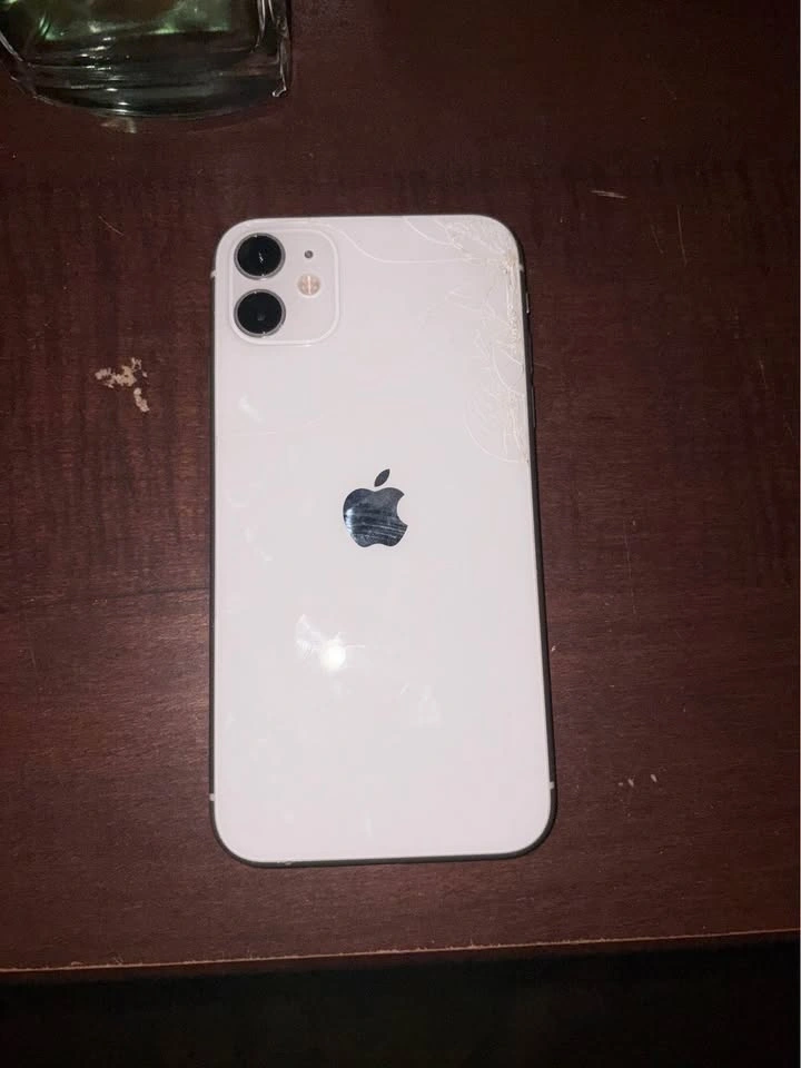 Apple iPhone 11 - photo 2