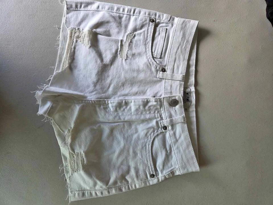 White jean shorts (urban planet)