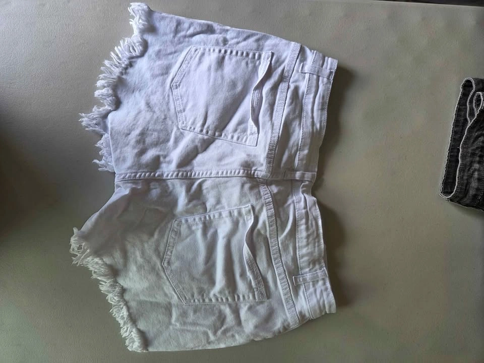 White stretchy jean shorts - photo 2