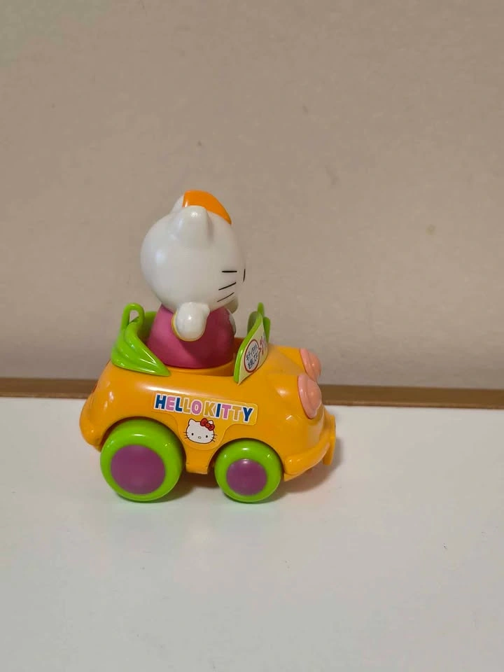 Sanrio Hello Kitty Push & Go Toy Car - photo 3