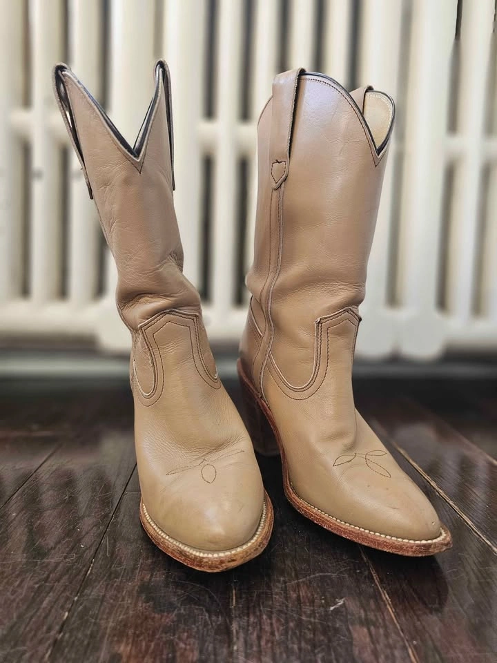Size 6 Vintage Frye 7898 Western Boots Made in USA Beige - photo 3