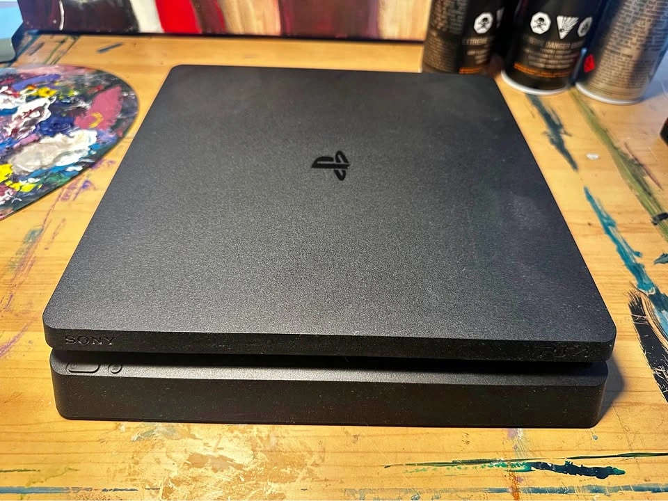 PS4 Slim