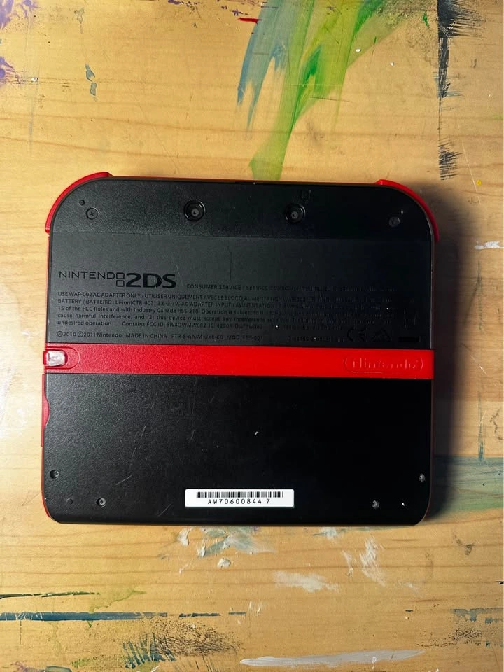 Nintendo 2DS + games - photo 2