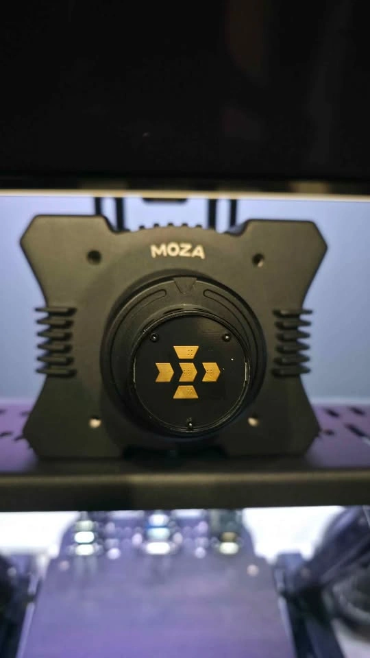 Moza r9 v3 wheel base - photo 2