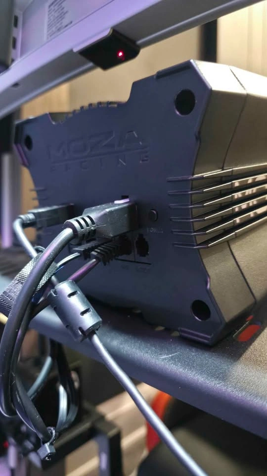 Moza r9 v3 wheel base - photo 3