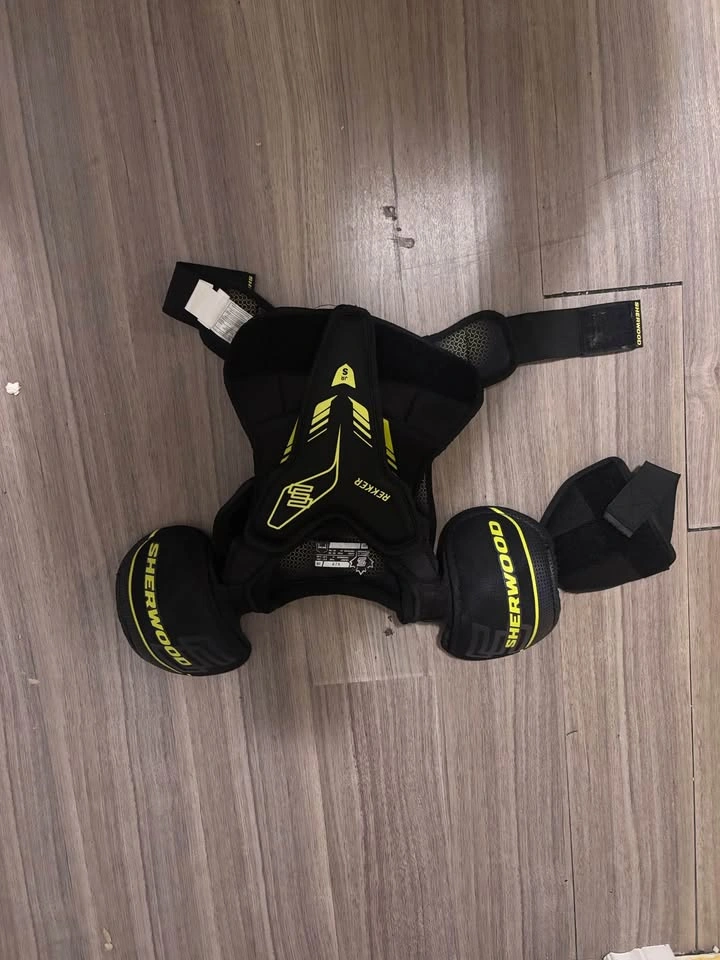 Sherwood Rekker, T60x, and E-Lite Junior Hockey Equipment Set - photo 3