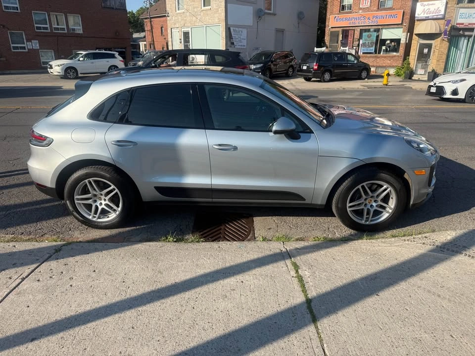 2020 Porsche Macan - photo 2