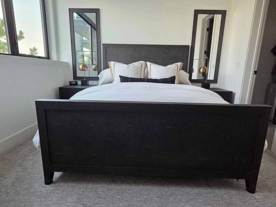 Restoration Hardware Graydon Shagreen Queen Bed & 2 Nightstands - photo 2