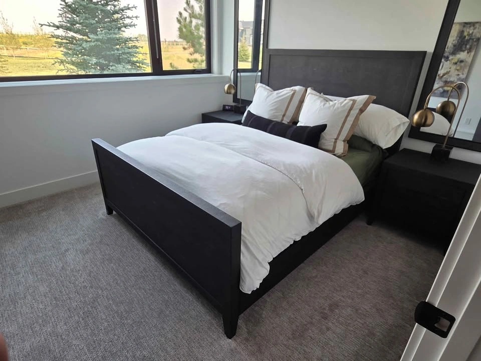 Restoration Hardware Graydon Shagreen Queen Bed & 2 Nightstands - photo 3