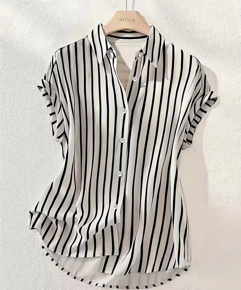 Women’s Blouse Size Medium