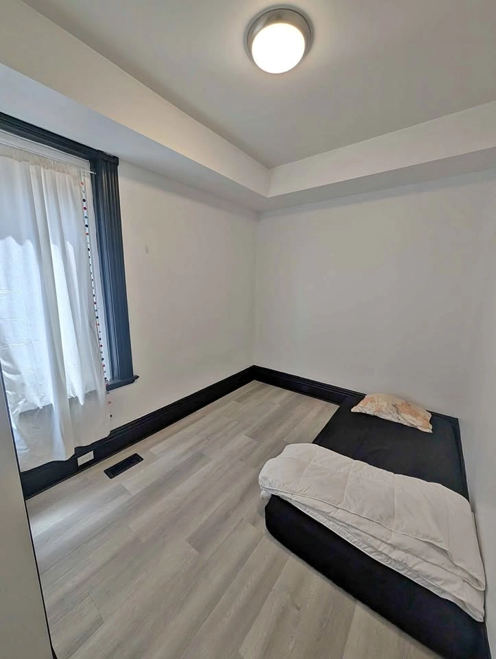 Private room for rent