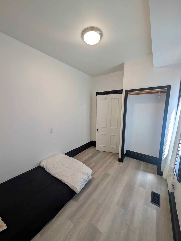 Private room for rent - photo 2
