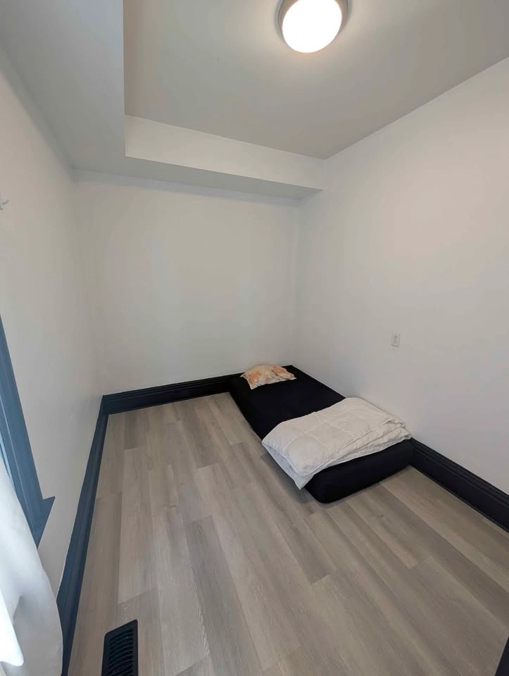Private room for rent - photo 3
