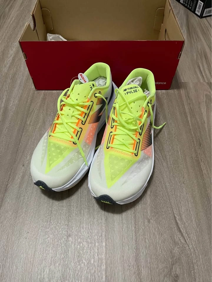 Mens Size 9 New Balance Pulse Shoes - photo 4