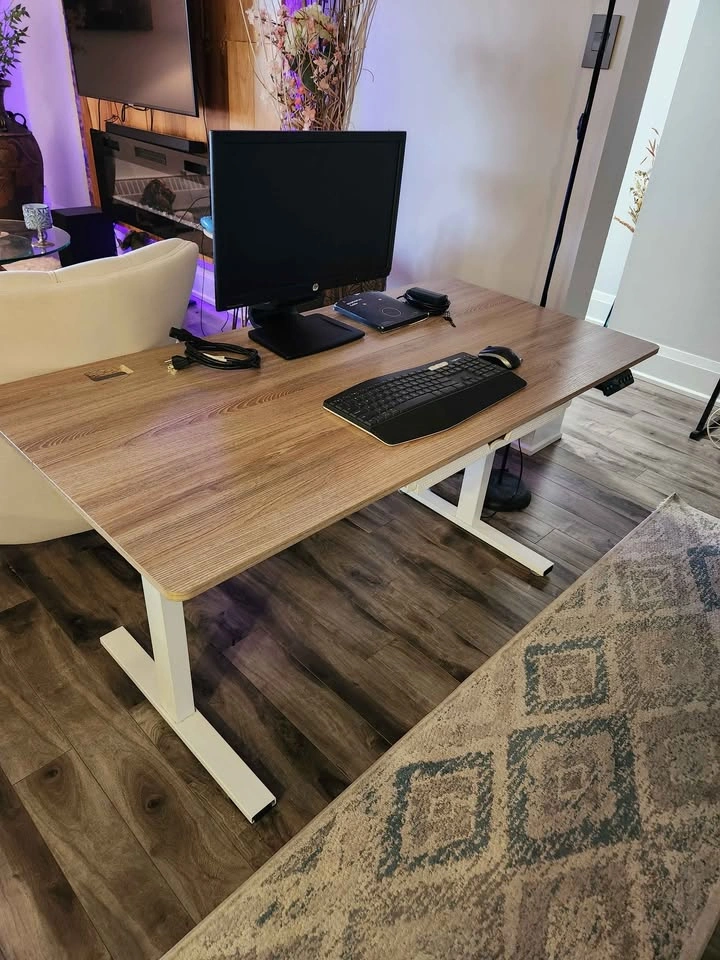 🇨🇦  Office desk with monitor,wireless  keyboard & mouse & lamp - photo 2