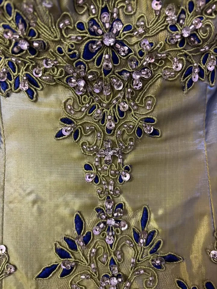 Grad/Prom image indicator(2)