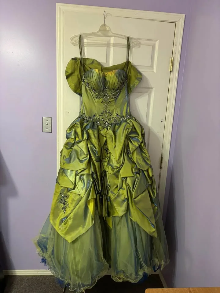 Grad/Prom image indicator(3)