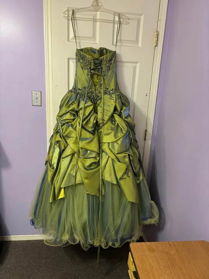 Grad/Prom image indicator(7)