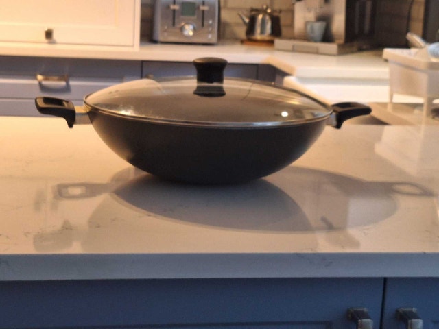 T-Fal jumbo non-stick Wok with lid
