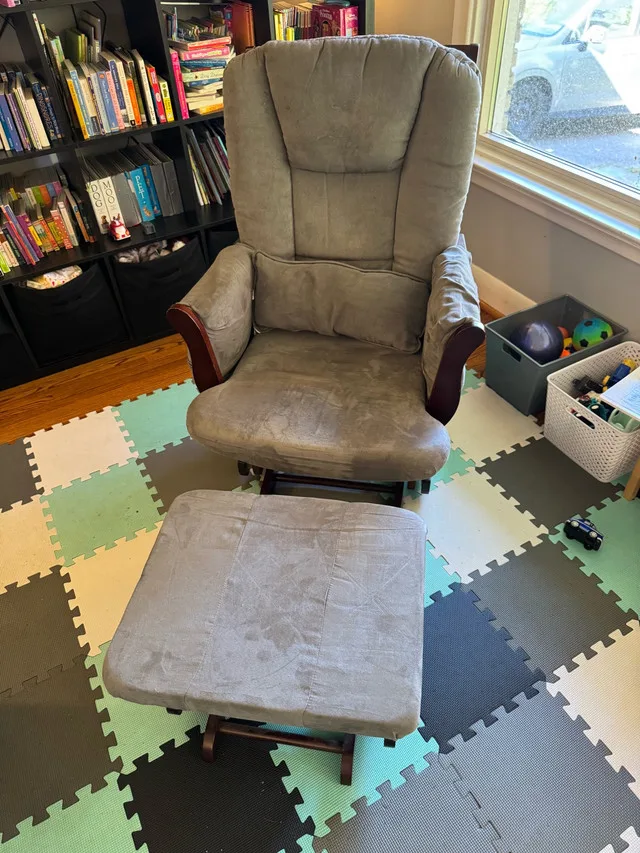 Glider Chair and Ottoman Set image indicator(2)