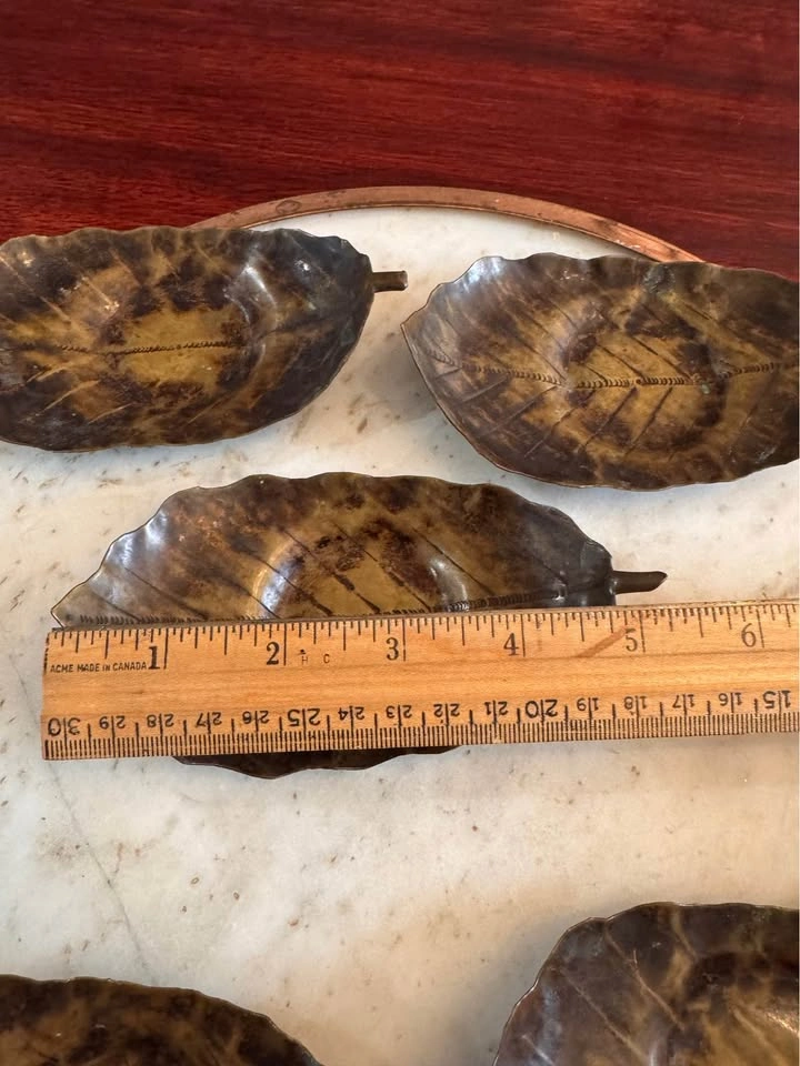 Vintage Metal Leaf Trays - set of five - photo 3