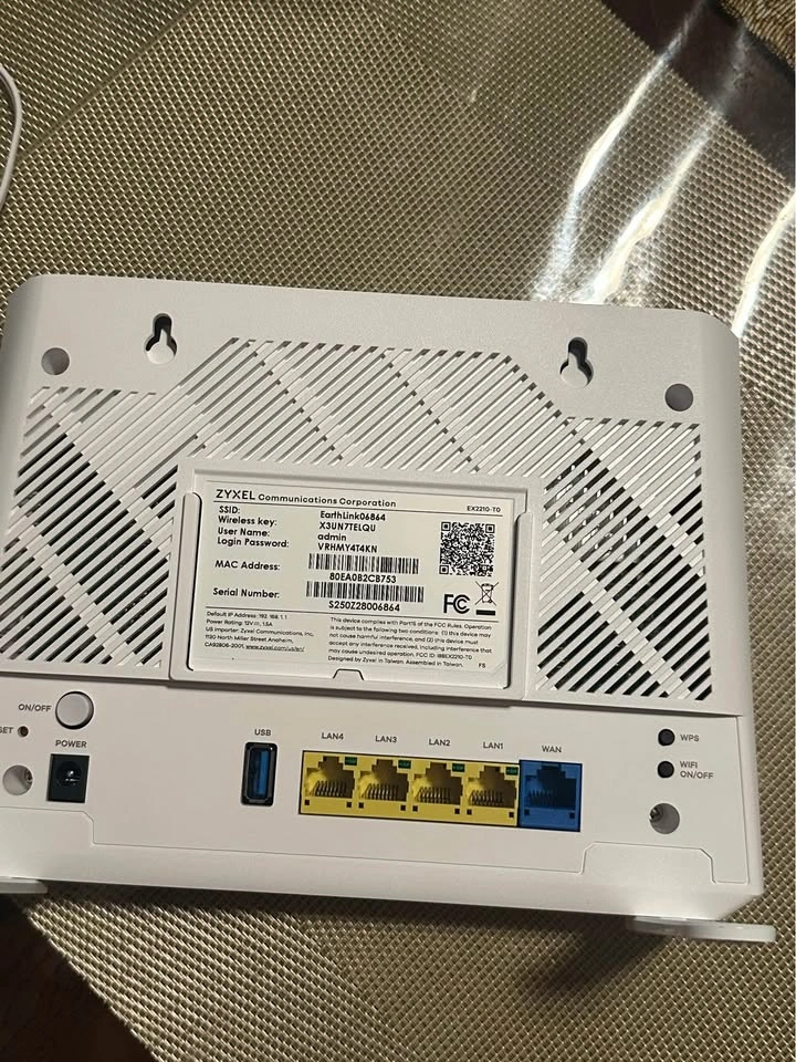 Earth Link Zyxel EX2210-TO Dual-Band Wireless AX1800 Gateway - photo 4