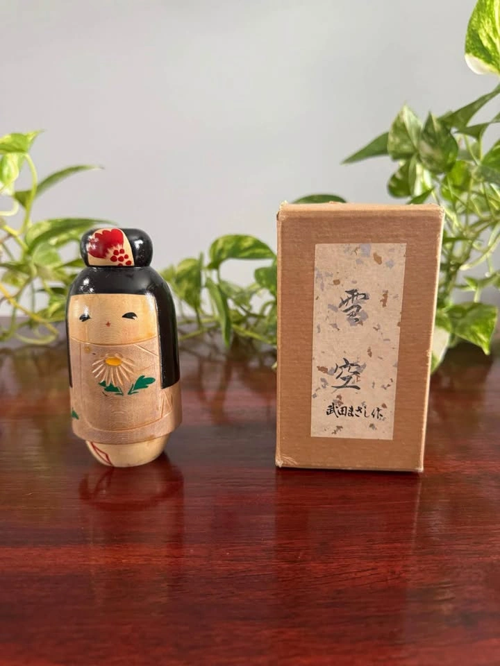 Vintage Wooden Japanese Kokeshi Doll - 12 cm - photo 2