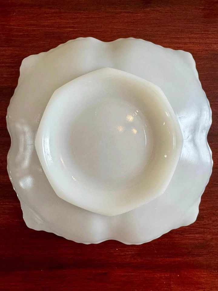 Vintage Milk Glass Serving Platter - Gold Trim - Grapes and Leav - photo 3