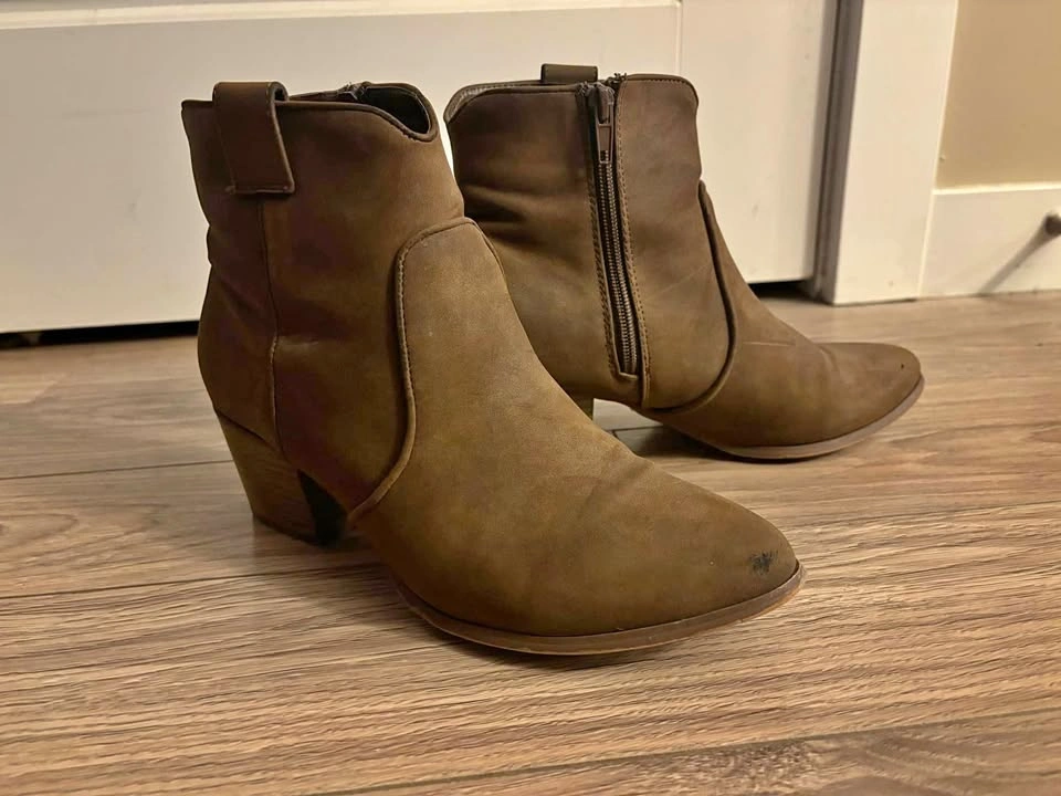 Brown ankle boots