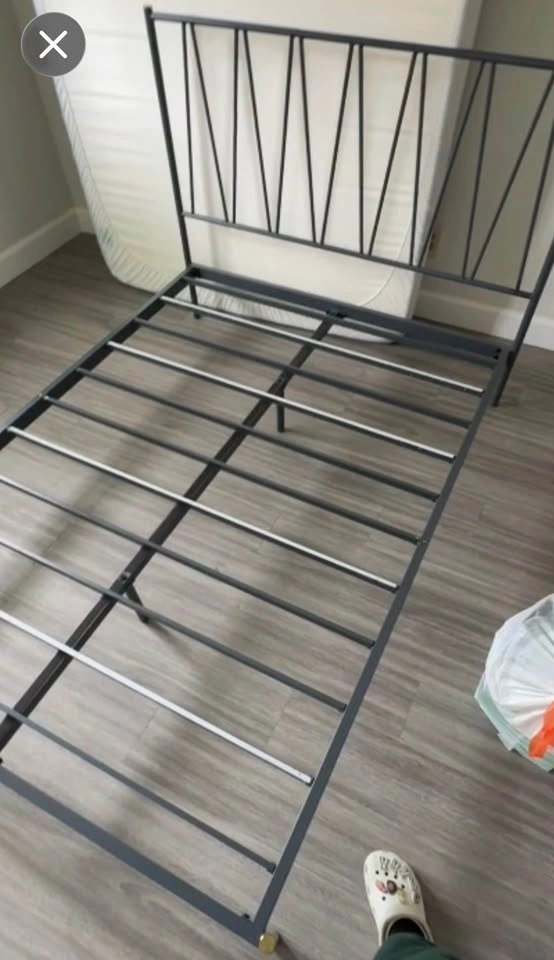 Metal bed frame - photo 3