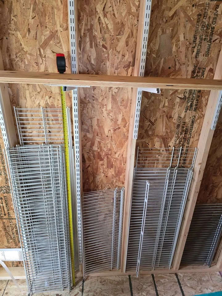 30-Piece White Wire Closet Shelving & Hardware Lot - photo 3