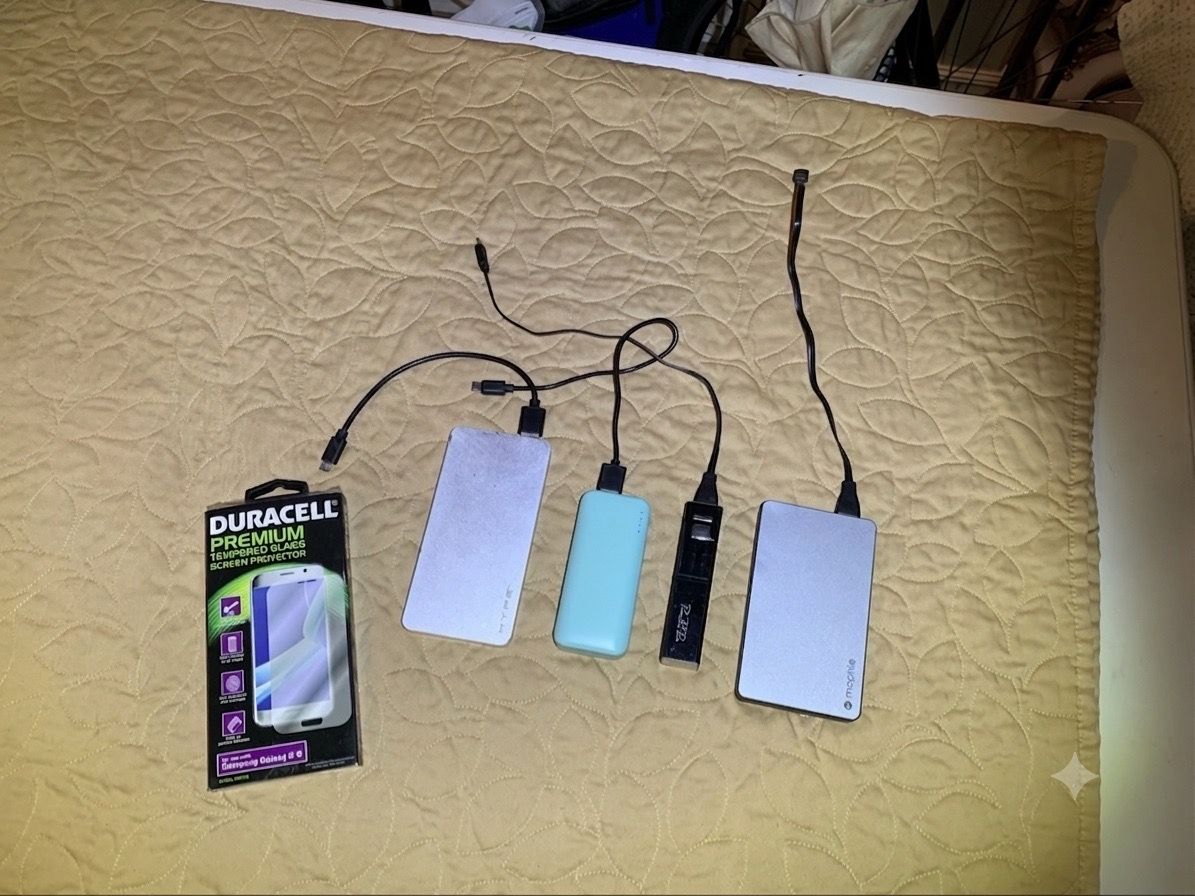 Desk Tech & Power Bundle - Chargers Keyboards Lamps - photo 4