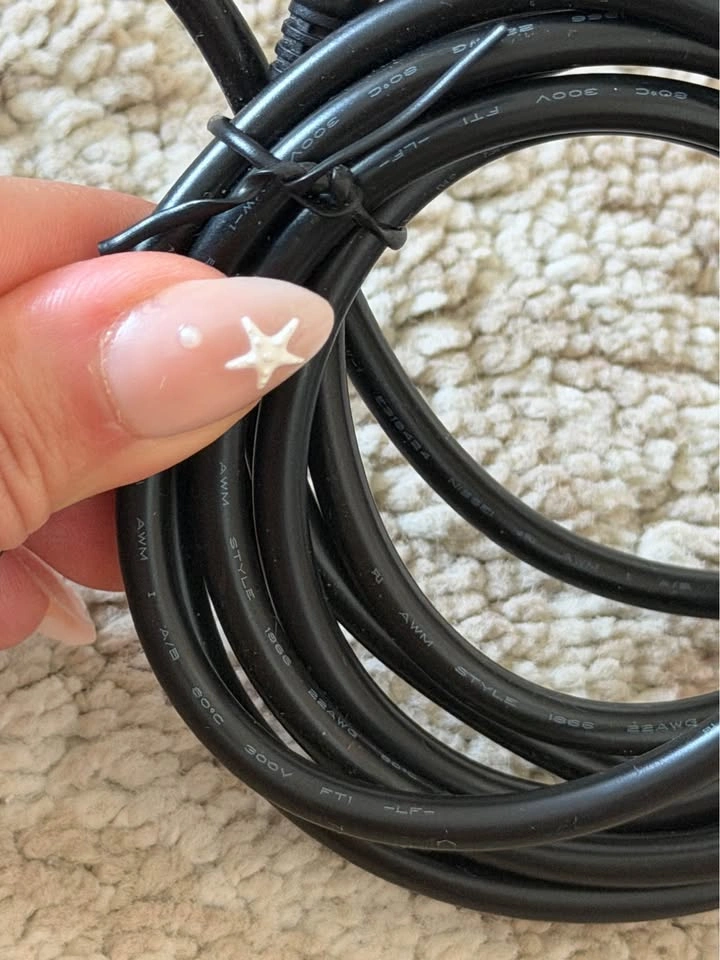1/4" Mono Instrument Plug to 3.5mm (1/8") Audio Cable - photo 2