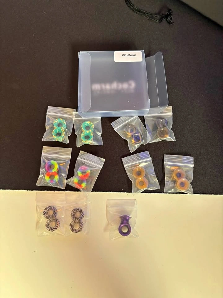 Silicone ear tunnels (0G =8mm)