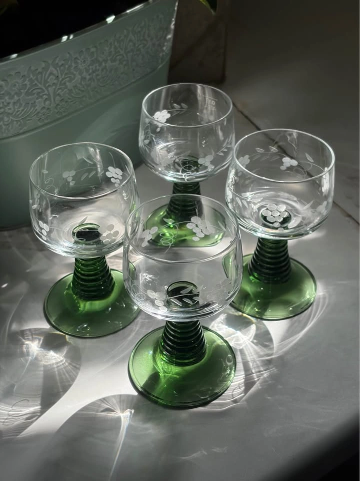 Set of 4 vintage Green Stem Etched Glasses - photo 2
