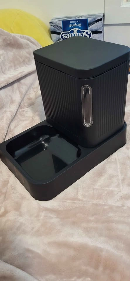 Black falling Pet Feeder - photo 2
