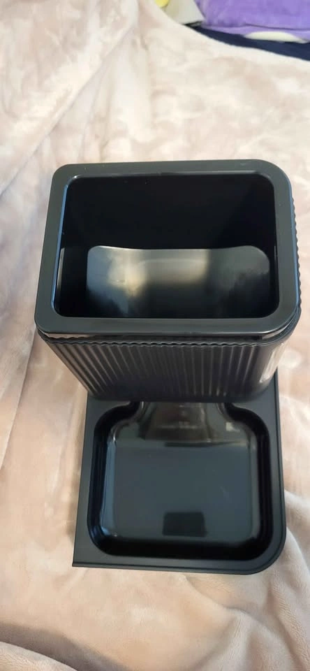 Black falling Pet Feeder - photo 3