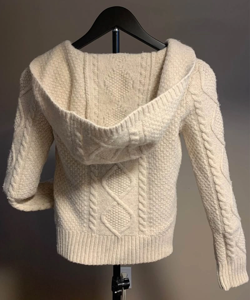 Aritzia Sweater size Small - photo 2