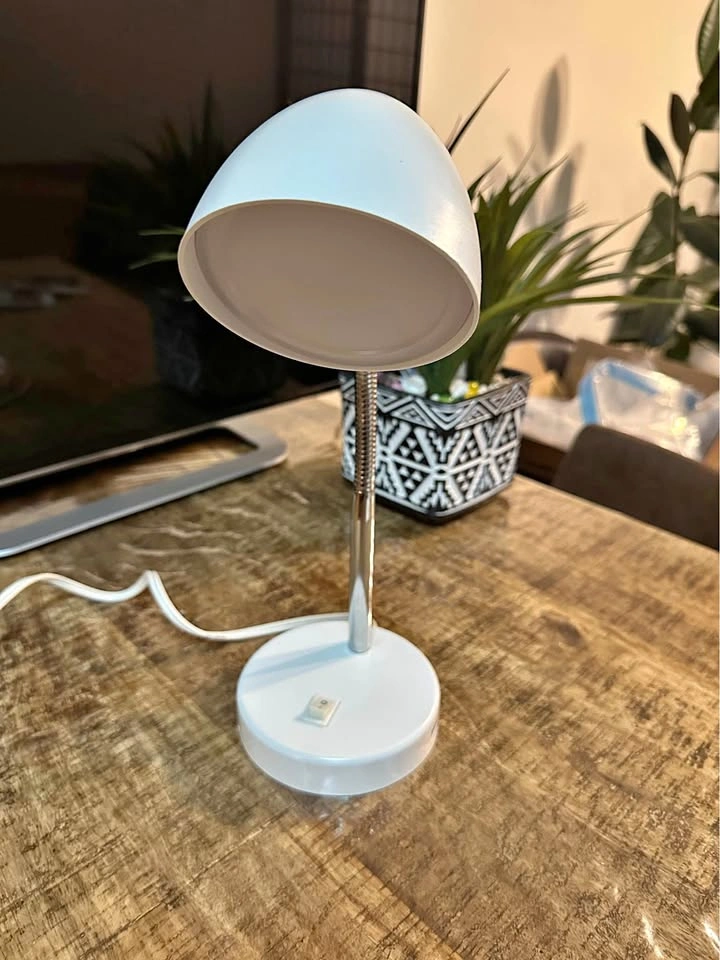 White Flexible Gooseneck Desk Lamp