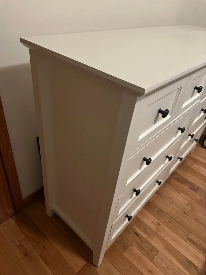 8-Drawer Dresser Like New - photo 2